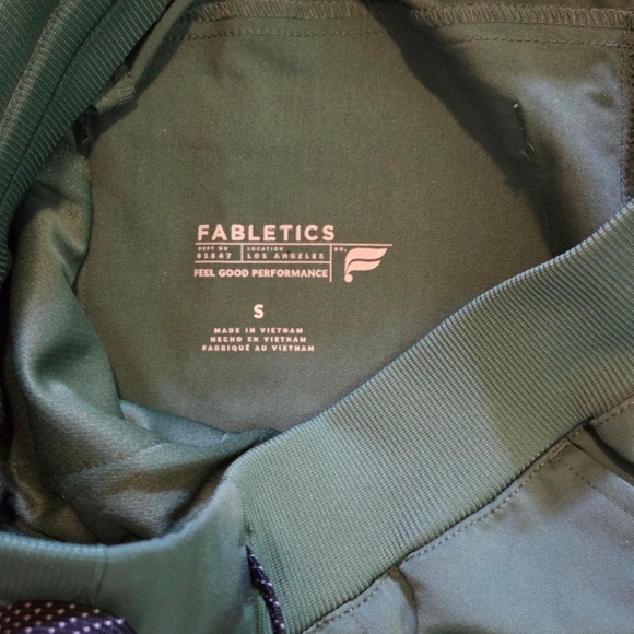 Fabletics Scrub Set - Picture 3 of 3